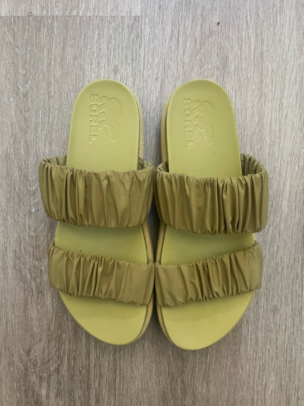 Sorel Women's Roaming Two Strap Slide Sandal- Olive Shade & Chalk color sz 8